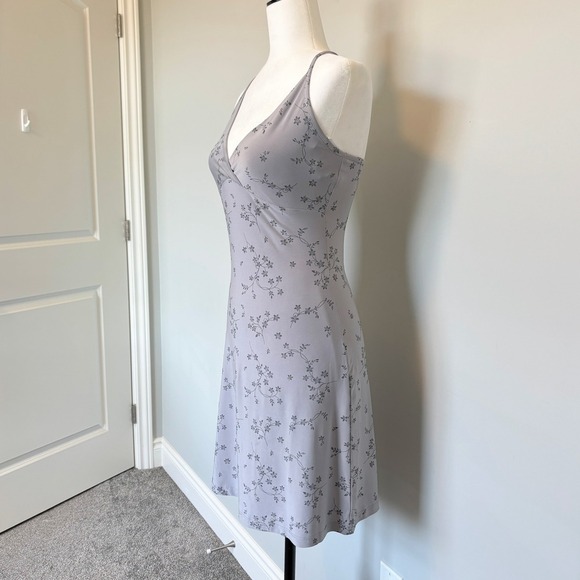 Y2K Babydoll Dress Small Stretch Gray V-Neck Spaghetti Strap Floral Fairy Goth - Picture 3 of 9